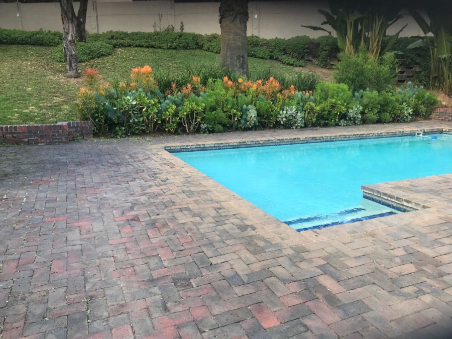 To Let 2 Bedroom Property for Rent in Parkmore Gauteng
