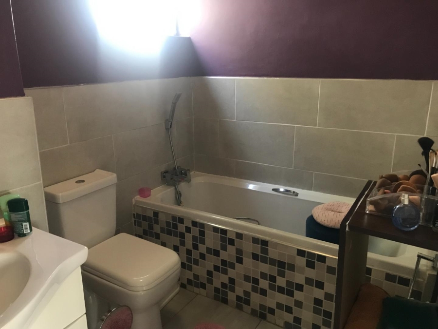 To Let 2 Bedroom Property for Rent in Parkmore Gauteng