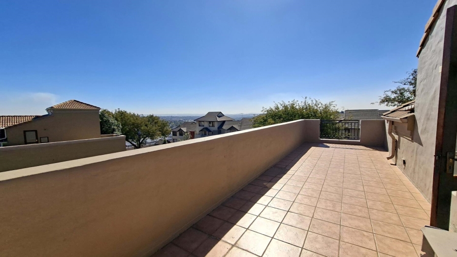To Let 2 Bedroom Property for Rent in Lonehill Gauteng