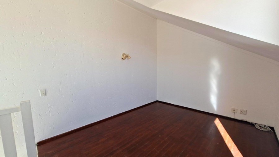 To Let 2 Bedroom Property for Rent in Lonehill Gauteng