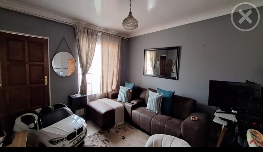 2 Bedroom Property for Sale in Chloorkop Gauteng