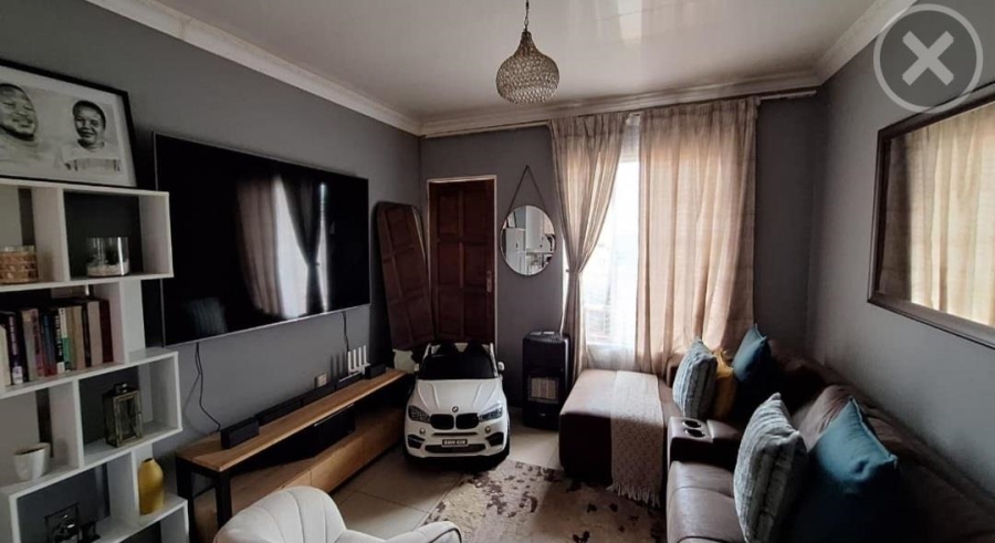 2 Bedroom Property for Sale in Chloorkop Gauteng