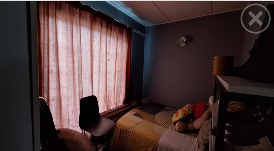 2 Bedroom Property for Sale in Chloorkop Gauteng