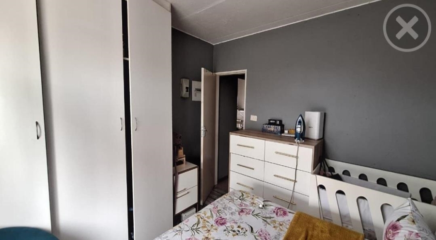2 Bedroom Property for Sale in Chloorkop Gauteng