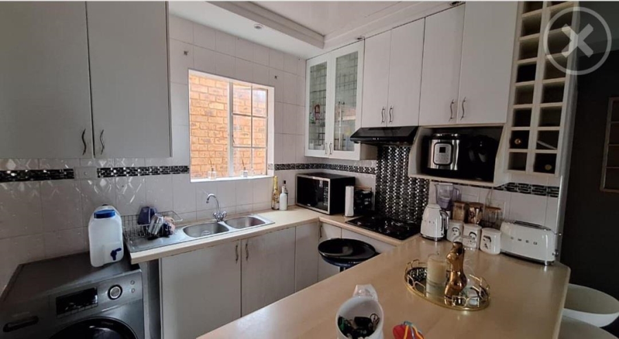 2 Bedroom Property for Sale in Chloorkop Gauteng