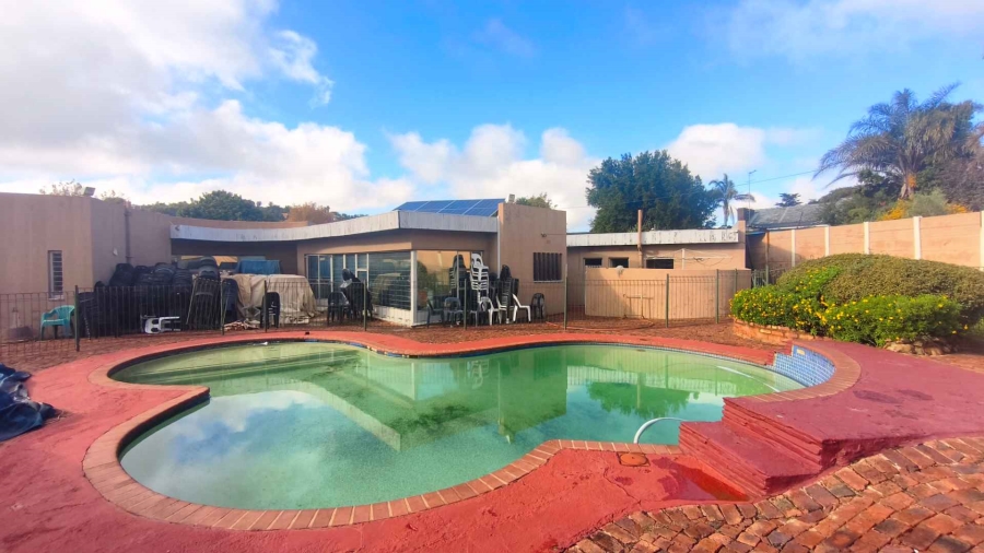 4 Bedroom Property for Sale in Glenanda Gauteng