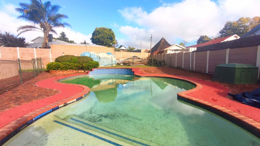 4 Bedroom Property for Sale in Glenanda Gauteng