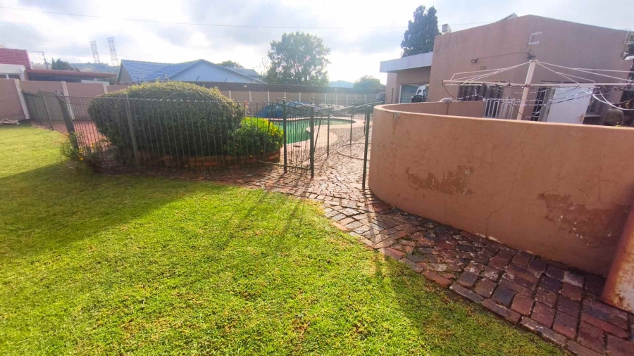 4 Bedroom Property for Sale in Glenanda Gauteng