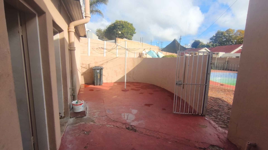 4 Bedroom Property for Sale in Glenanda Gauteng
