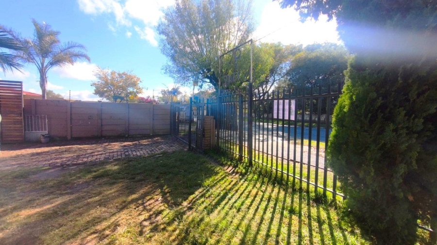 3 Bedroom Property for Sale in Crown Gardens Gauteng