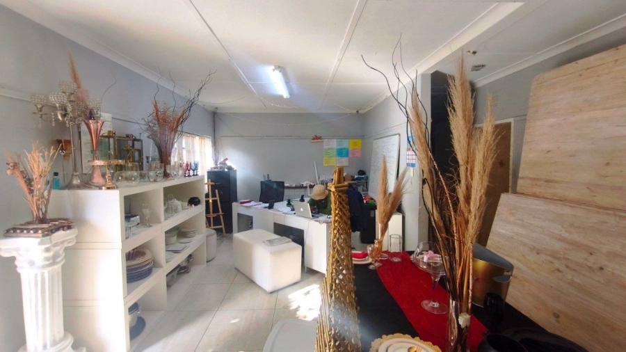 3 Bedroom Property for Sale in Crown Gardens Gauteng
