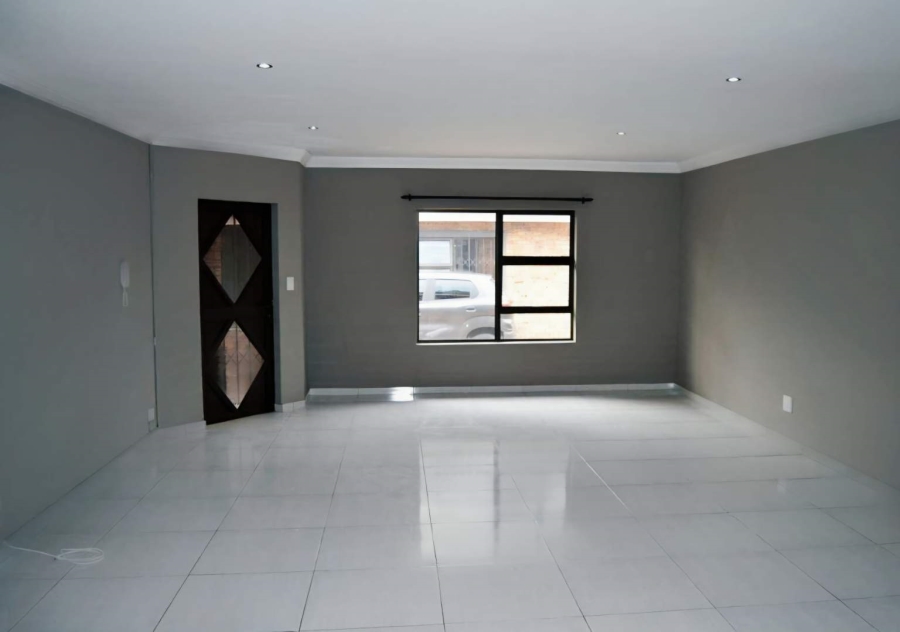 3 Bedroom Property for Sale in Brackenhurst Gauteng