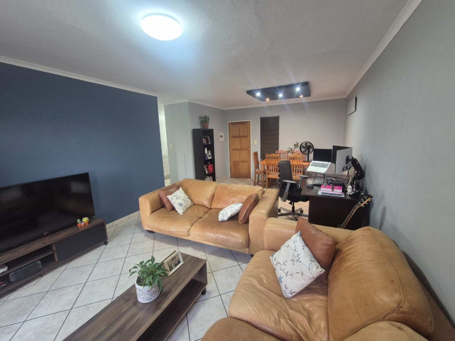 2 Bedroom Property for Sale in The Wilds Gauteng