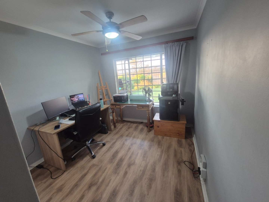 2 Bedroom Property for Sale in The Wilds Gauteng
