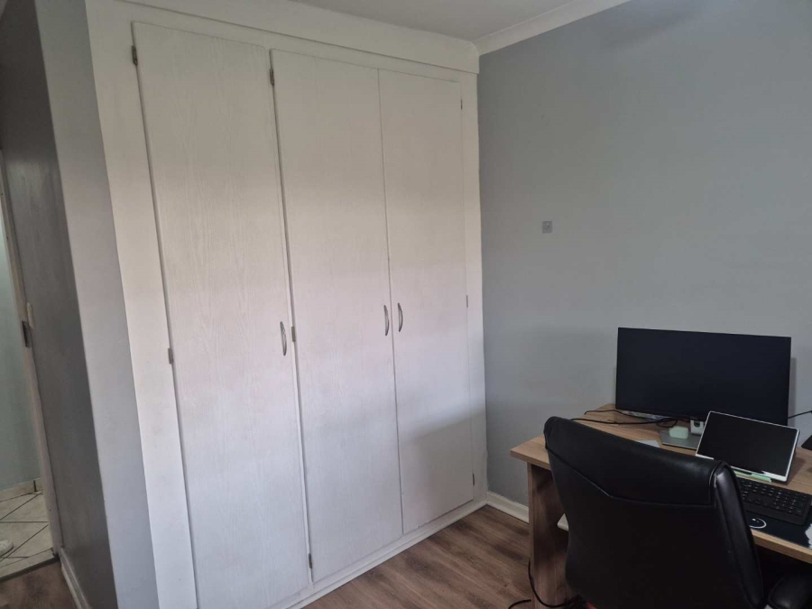 2 Bedroom Property for Sale in The Wilds Gauteng