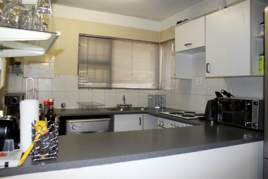 2 Bedroom Property for Sale in Garsfontein Gauteng