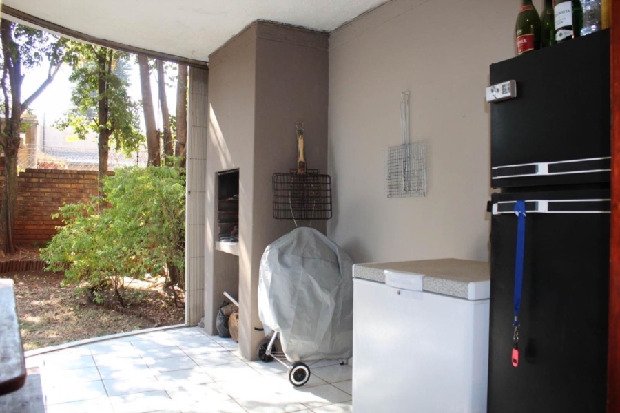2 Bedroom Property for Sale in Garsfontein Gauteng
