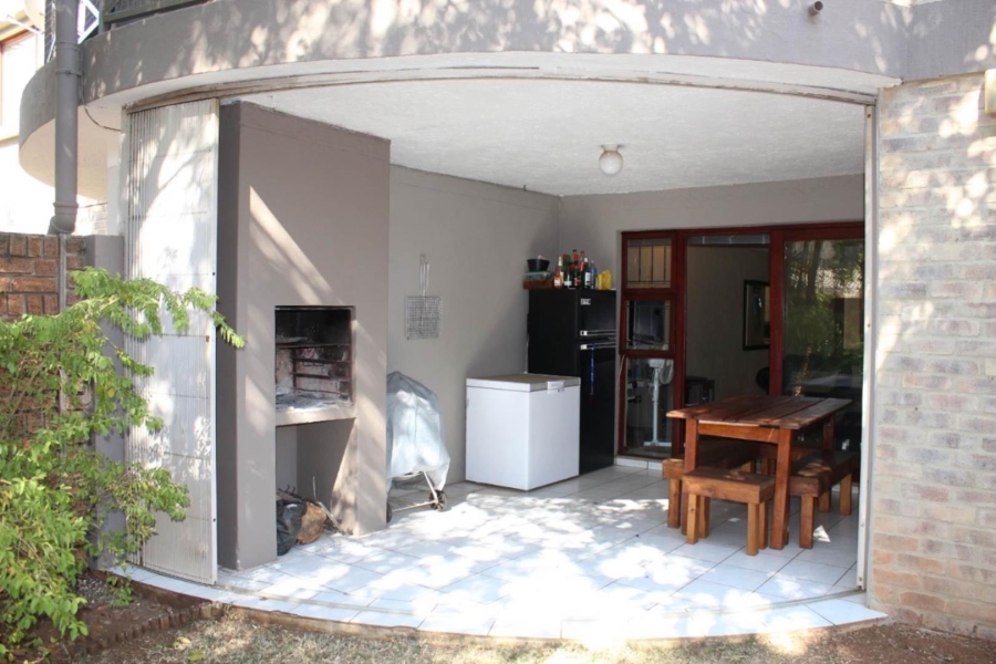 2 Bedroom Property for Sale in Garsfontein Gauteng