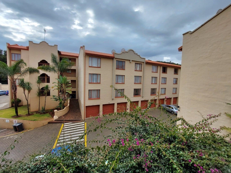 To Let 2 Bedroom Property for Rent in Helderkruin Gauteng