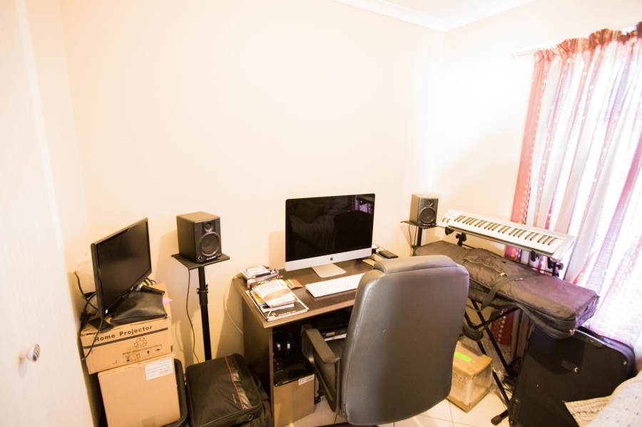 To Let 2 Bedroom Property for Rent in Mooikloof Ridge Gauteng