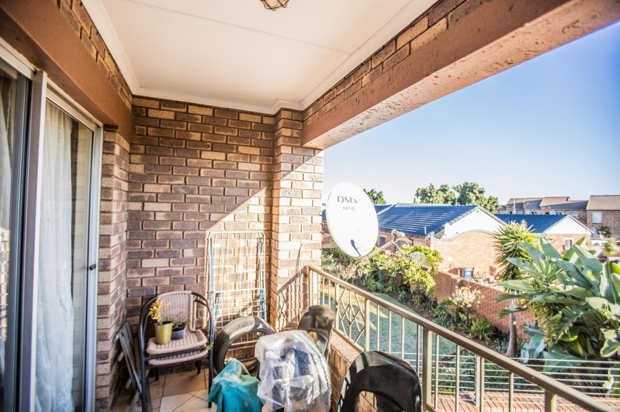 To Let 2 Bedroom Property for Rent in Mooikloof Ridge Gauteng