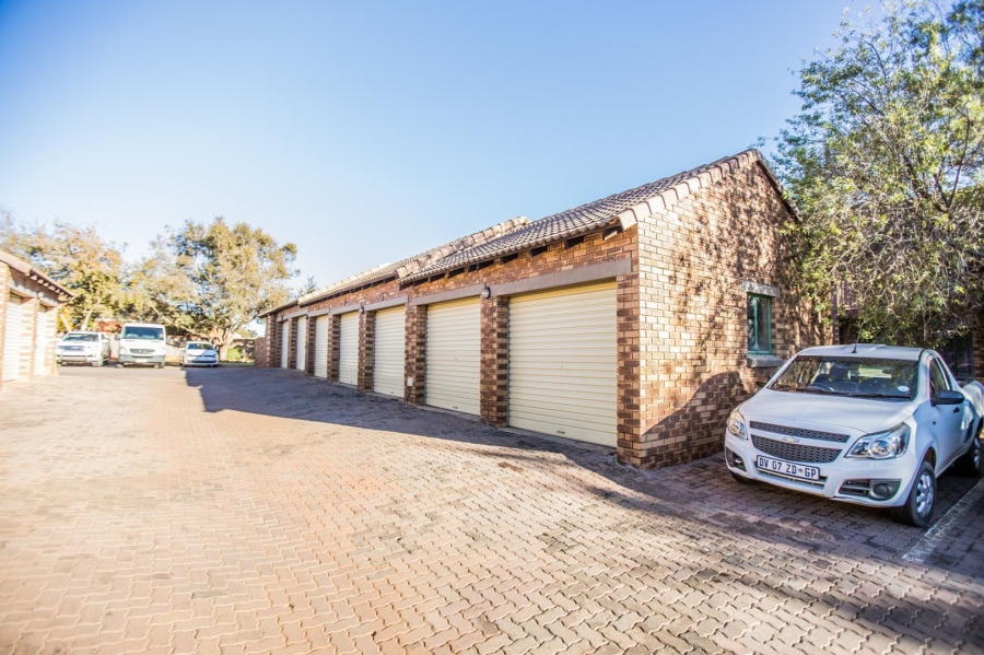 To Let 2 Bedroom Property for Rent in Mooikloof Ridge Gauteng
