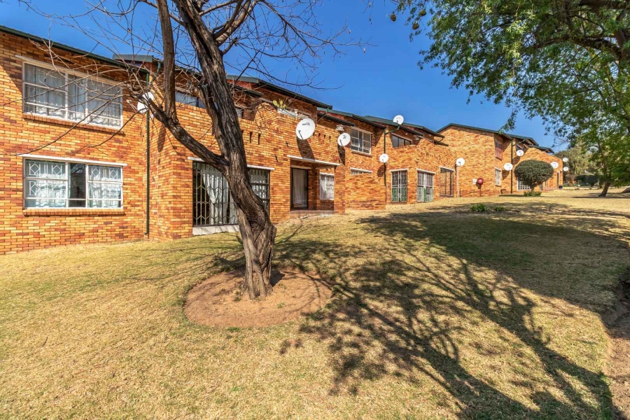 2 Bedroom Property for Sale in Buccleuch Gauteng