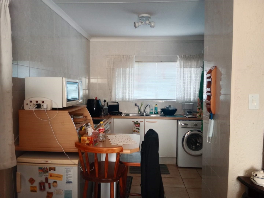 To Let 2 Bedroom Property for Rent in Bedfordview Gauteng