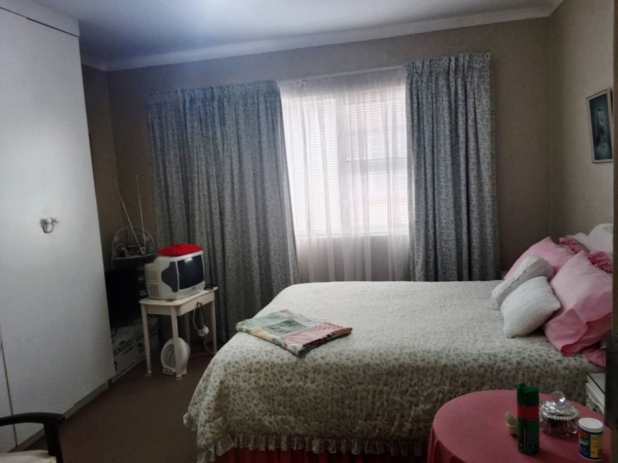 To Let 2 Bedroom Property for Rent in Bedfordview Gauteng
