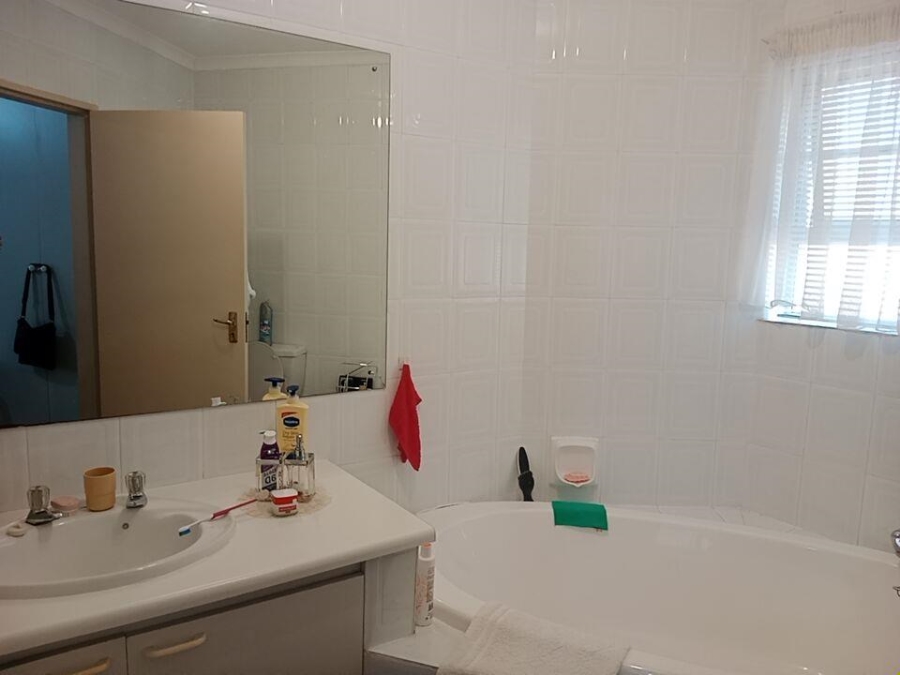 To Let 2 Bedroom Property for Rent in Bedfordview Gauteng