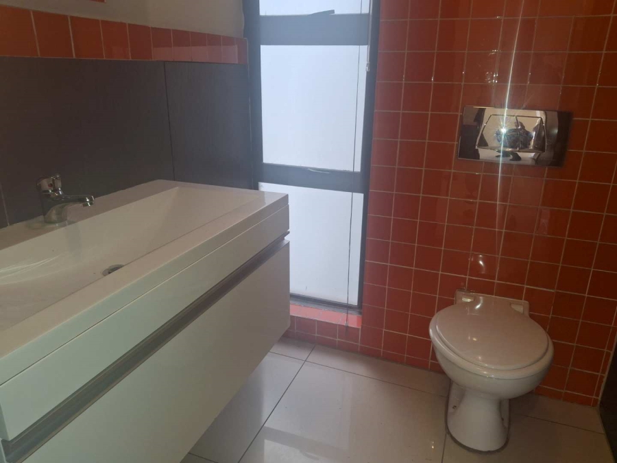 To Let 2 Bedroom Property for Rent in Melrose North Gauteng