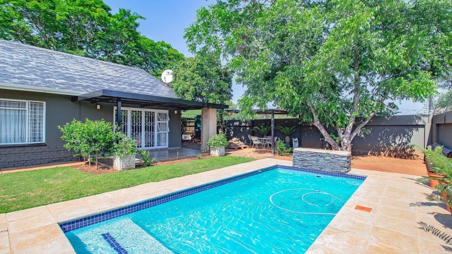 4 Bedroom Property for Sale in Annlin Gauteng