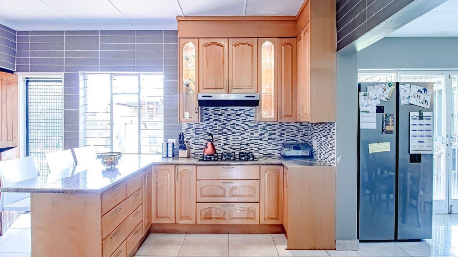 4 Bedroom Property for Sale in Annlin Gauteng
