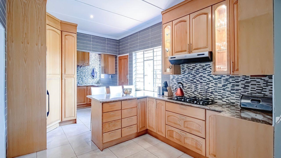 4 Bedroom Property for Sale in Annlin Gauteng