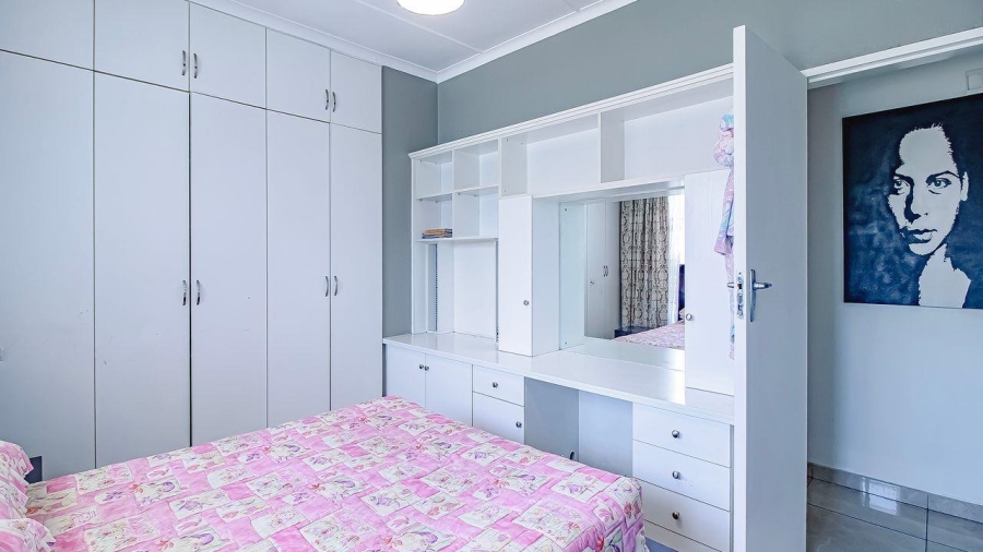4 Bedroom Property for Sale in Annlin Gauteng