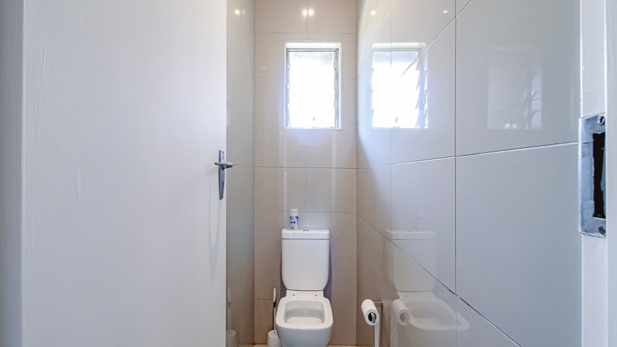 4 Bedroom Property for Sale in Annlin Gauteng