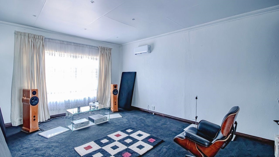 4 Bedroom Property for Sale in Annlin Gauteng