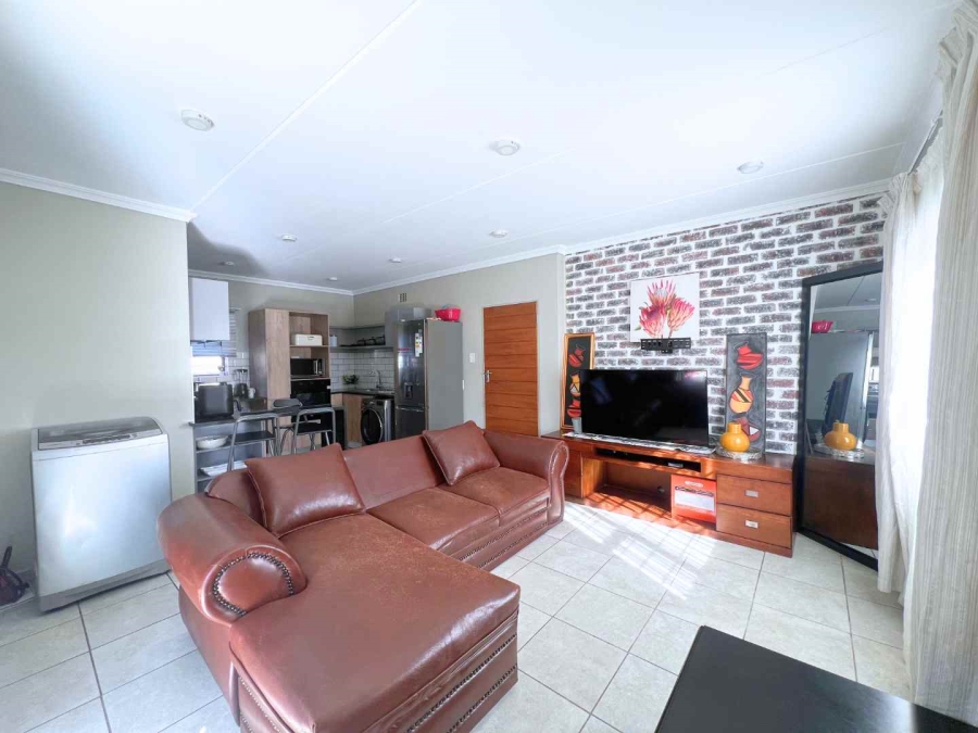 3 Bedroom Property for Sale in Lotus Gardens Gauteng