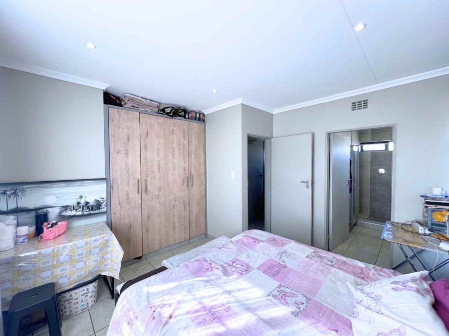 3 Bedroom Property for Sale in Lotus Gardens Gauteng