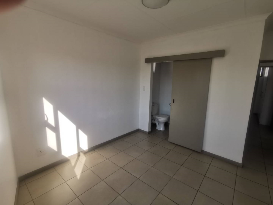 2 Bedroom Property for Sale in Elardus Park Gauteng