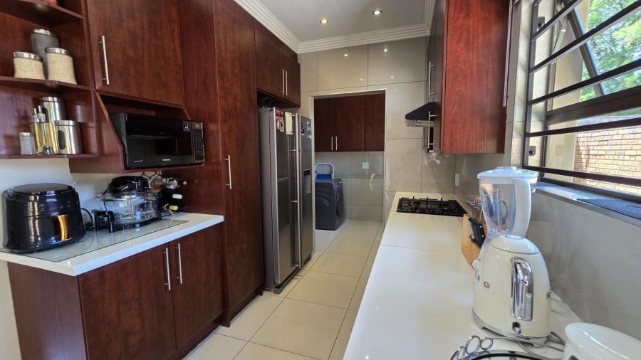 To Let 3 Bedroom Property for Rent in New Redruth Gauteng