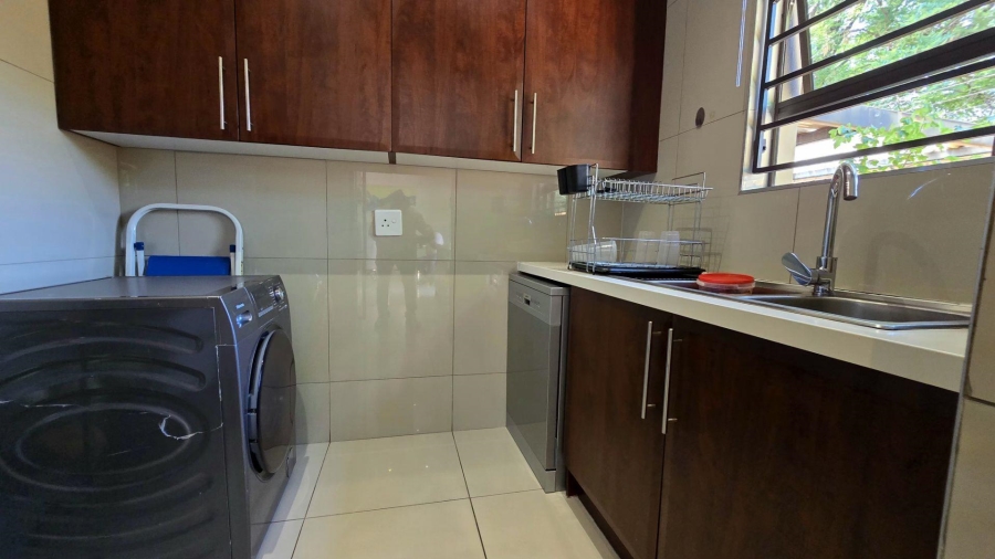 To Let 3 Bedroom Property for Rent in New Redruth Gauteng