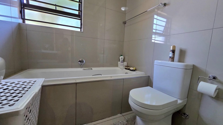To Let 3 Bedroom Property for Rent in New Redruth Gauteng