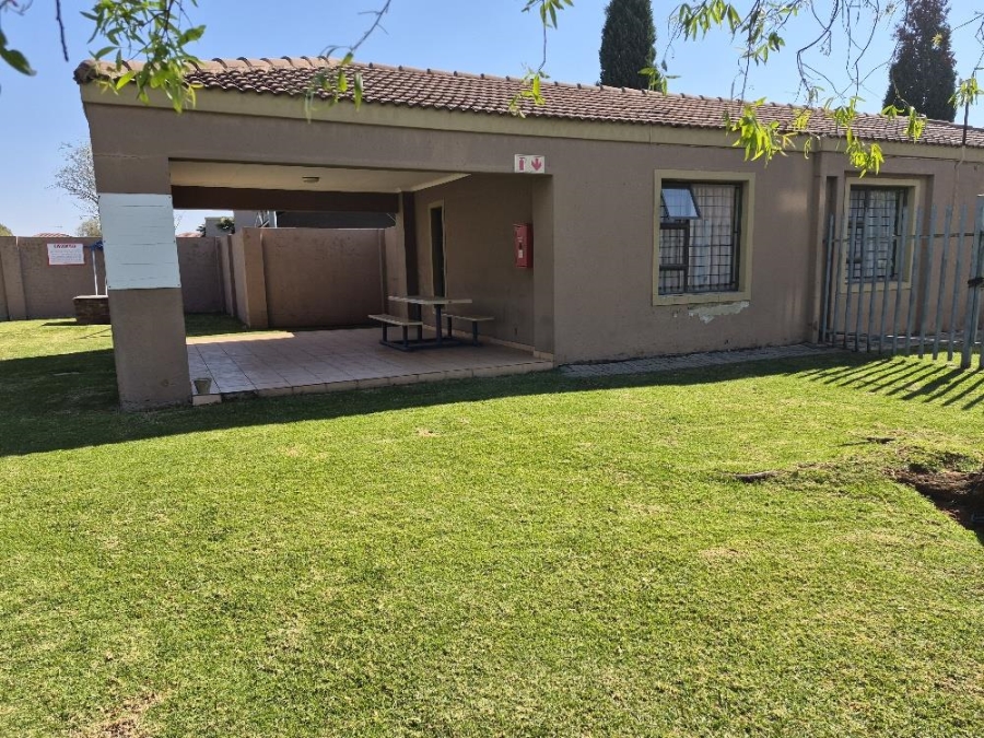2 Bedroom Property for Sale in Jansenpark Gauteng