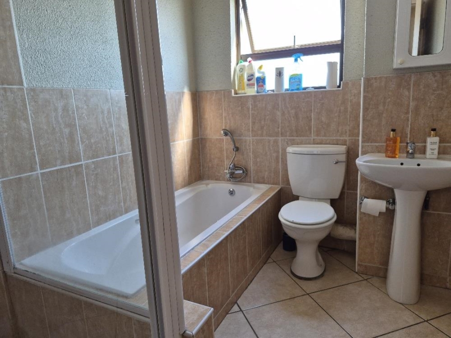 2 Bedroom Property for Sale in Jansenpark Gauteng