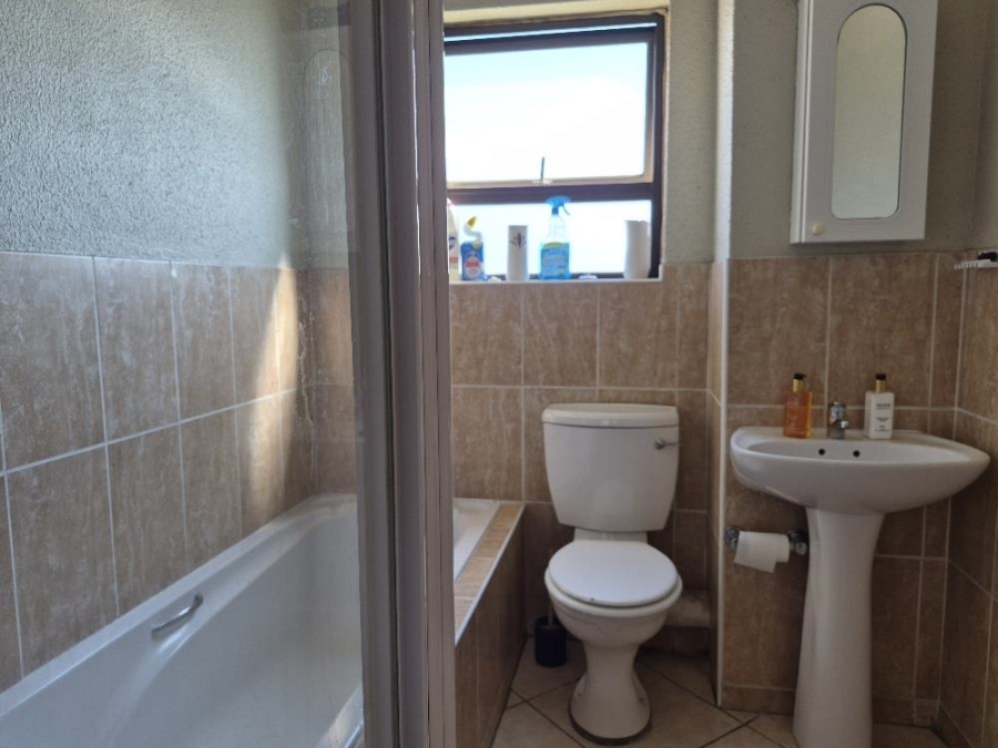 2 Bedroom Property for Sale in Jansenpark Gauteng
