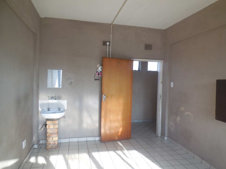 To Let 1 Bedroom Property for Rent in East Lynne Gauteng