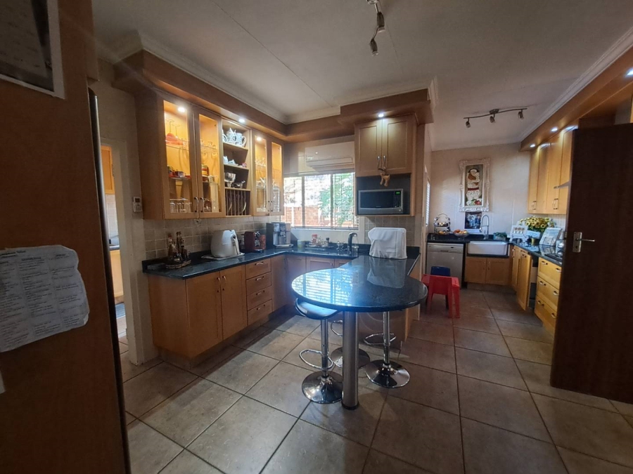 4 Bedroom Property for Sale in Eldoraigne Gauteng