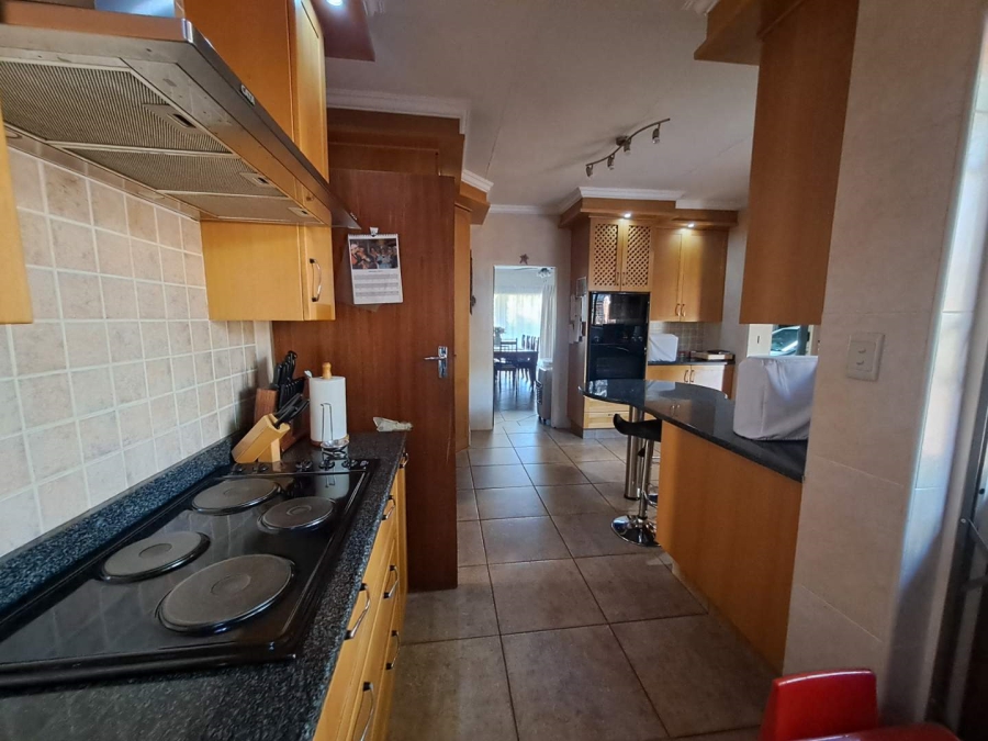 4 Bedroom Property for Sale in Eldoraigne Gauteng