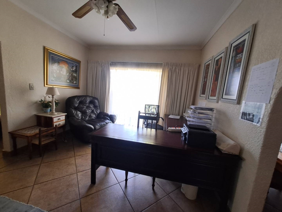 4 Bedroom Property for Sale in Eldoraigne Gauteng